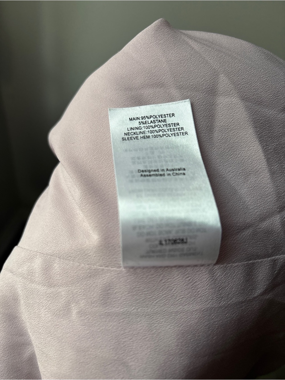 Dusty Pink Rose Quilted Velvet Bomber Jacket ISLA - Picture 6 of 7